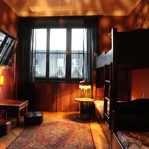 Deco Hostel